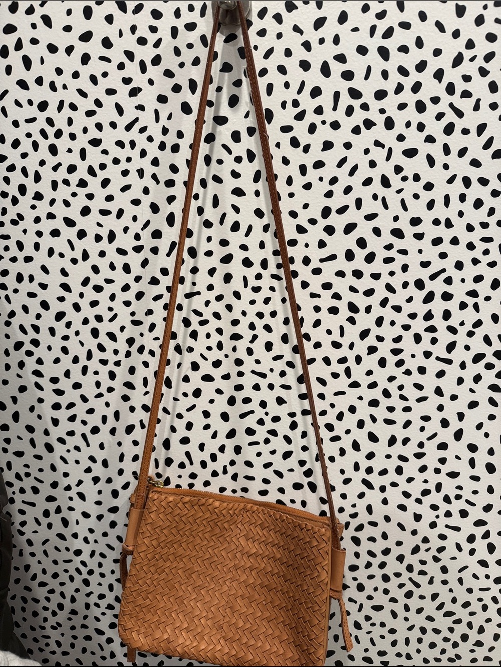 Madewell Woven Leather Crossbody Bag in Tan - Picture 2 of 5